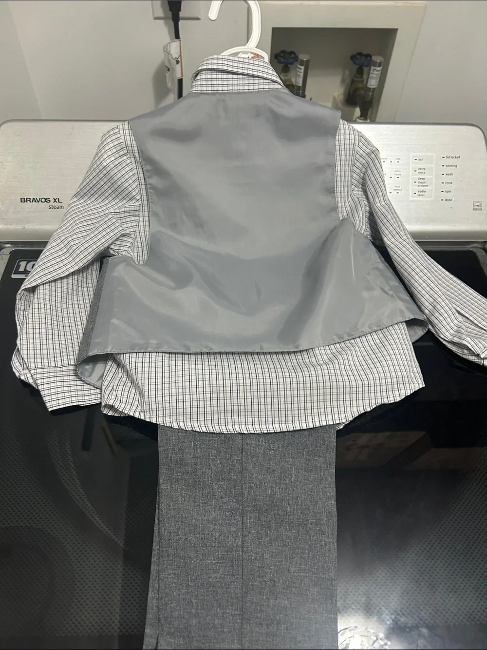 Boys 3T three piece suit set dress pants button down long sleeve shirt vest tie